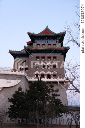 Archery Tower of Zhengyangmen is a gate in Beijing's historic city wall situated to the south of Tiananmen Square and once guarded the southern entry into the Inner City, in Beijing, China 128832974