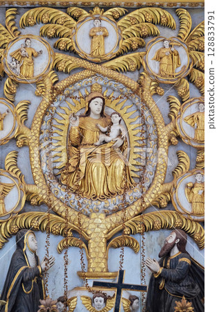 Altar in Se cathedral dedicated to Catherine of Alexandria, Old Goa, Goa, India 128833791