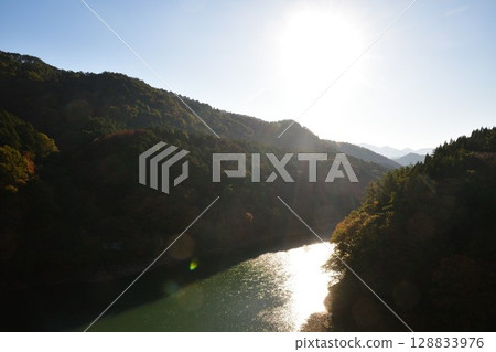 荒川峽紅葉線（新潟縣） 128833976