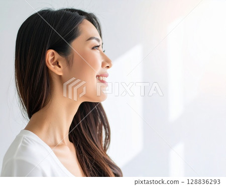 美麗的女性美女模特兒、個人資料、光澤的皮膚、皮膚護理、美容院 128836293