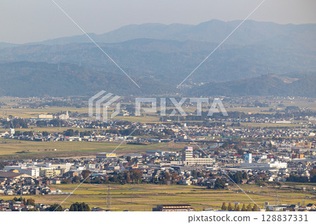 Echigo Tokimeki Railway: A city seen from the mountains Echigo Tokimeki Railway: A city seen from the mountains 128837331