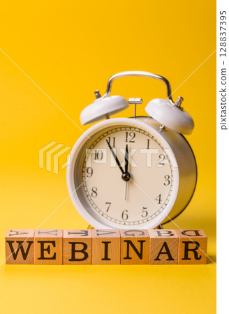 A webinar, course or learning platform, a conceptual backdrop 128837395