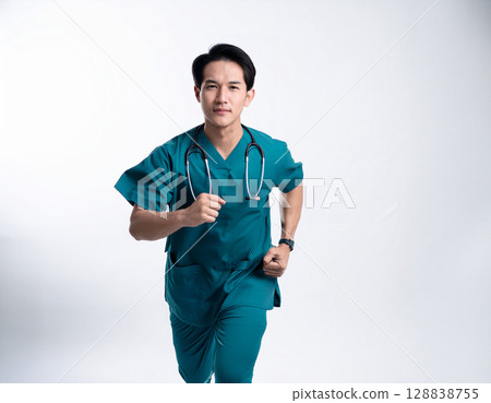 Medical workers rushing Medical workers rushing 128838755