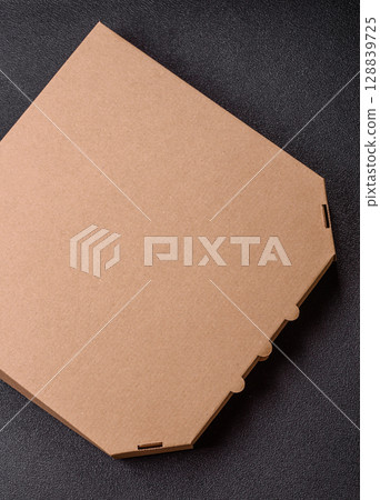 Pizza box for fast delivery, recycled cardboard packaging 128839725