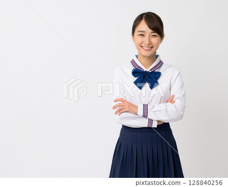 一名女國中生面朝前方 128840256