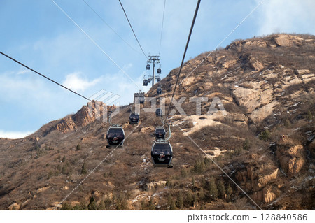 Cable car at the Badaling Great Wall, China Cable car at the Badaling Great Wall, China 128840586