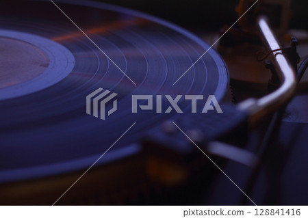 old vinyl record with clipping path. Close up at the needle on turntable old vinyl record with clipping path. Close up at the needle on turntable 128841416