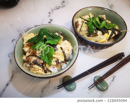 鰻魚蛋 128845094