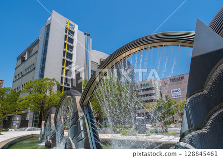 「七海大橋」四日市市公園象徵噴泉 「七海大橋」四日市市公園象徵噴泉 128845461