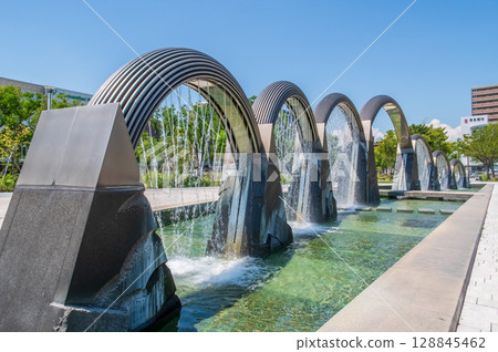 「七海大橋」四日市市公園象徵噴泉 128845462