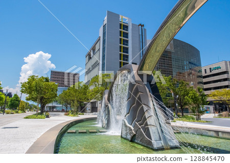 「七海大橋」四日市市公園象徵噴泉 「七海大橋」四日市市公園象徵噴泉 128845470