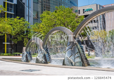 "Seven Seas Bridge" Yokkaichi City Park Symbolic Fountain 128845474