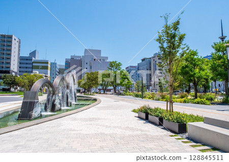 「七海大橋」四日市市公園象徵噴泉 「七海大橋」四日市市公園象徵噴泉 128845511