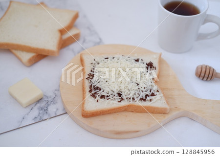 Simple Breakfast Preparation 128845956