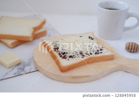 Simple Breakfast Preparation 128845958