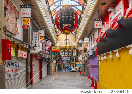 Osaka Kuromon Market 128846416