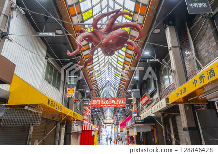 Osaka Kuromon Market 128846428