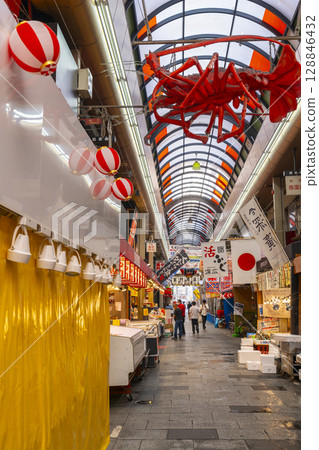 Osaka Kuromon Market 128846432