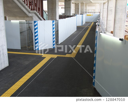 Temporary passage (station elevated construction) Temporary passage (station elevated construction) 128847010