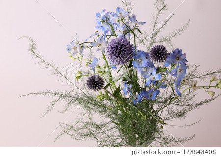 Blue-themed arrangement Blue-themed arrangement 128848408