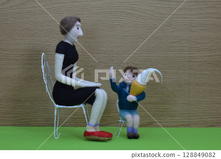 Parent and child 128849082