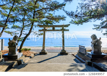 冬季大分縣杵築市的八幡那田宮神社 128849957
