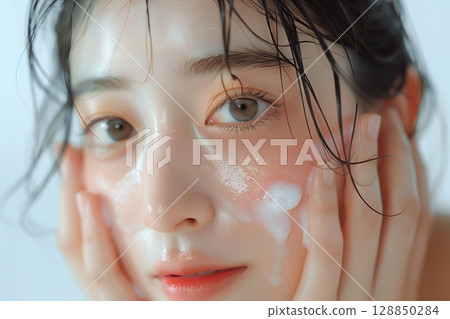 Beautiful skin Japanese woman washing her face Hair and makeup style Beautiful woman image generated by AI (horizontal photo) 128850284