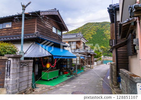 Kumamoto Prefecture: Alleys of Sakitsu Village 128851107