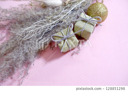 粉紅色的聖誕圖像 128851298