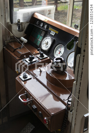 司機駕駛室 司機駕駛室 128851434