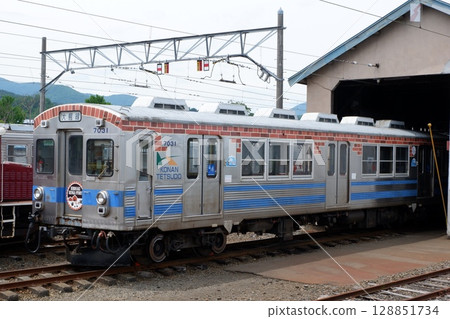 Konan Railway Deha 7000 series train in the depot at Tsugaru-Osawa Station 128851734