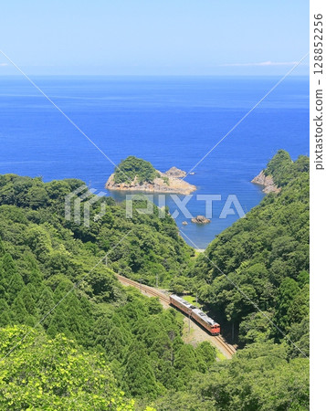 Summer Sanin Main Line 128852256