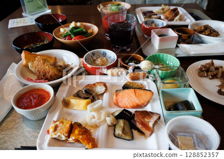 Delicious breakfast at a resort hotel 128852357