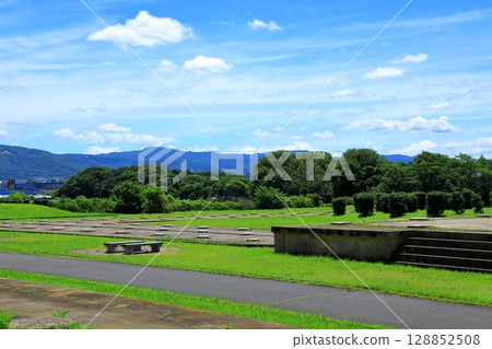 Heijo Palace Historical Park: Second Daigokuden Remains 128852508