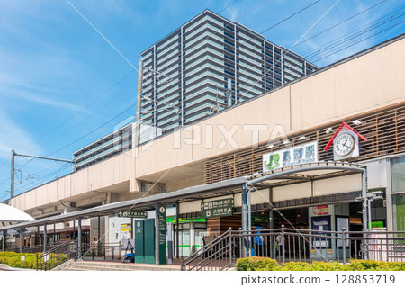 長町站西口:紅色屋頂的時鐘是第二代車站建築長町商店街的遺跡 長町站西口:紅色屋頂的時鐘是第二代車站建築長町商店街的遺跡 128853719