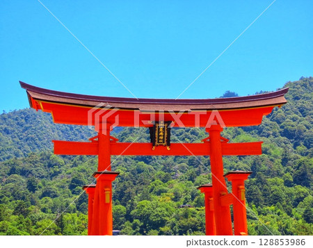 Otorii of Miyajima, one of the three most scenic spots in Japan Otorii of Miyajima, one of the three most scenic spots in Japan 128853986