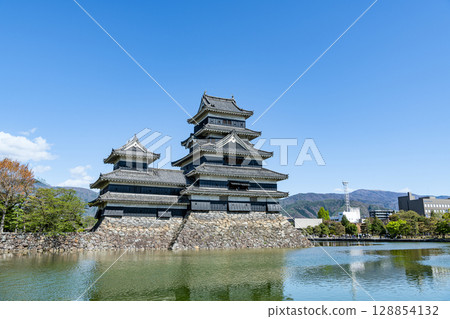 Matsumoto City, Nagano Prefecture, National Treasure Matsumoto Castle on a sunny day Matsumoto City, Nagano Prefecture, National Treasure Matsumoto Castle on a sunny day 128854132