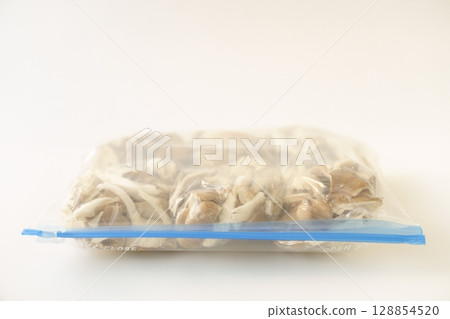 Maitake mushrooms from Nagano prefecture (before freezing) - ready to use in small portions 128854520