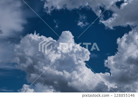 夏季積雨雲 夏季積雨雲 128855146