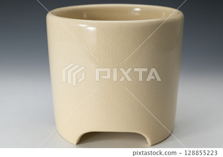 White glazed three-legged incense burner | Refined tea ceremony utensils White glazed three-legged incense burner | Refined tea ceremony utensils 128855223