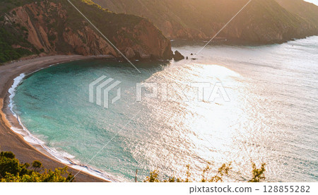 Spectacular panoramic coastline views 128855282