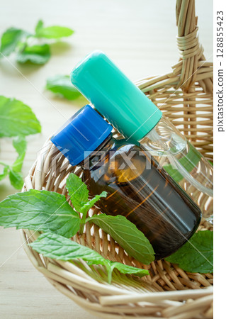 Peppermint oil Mint aroma oil 128855423