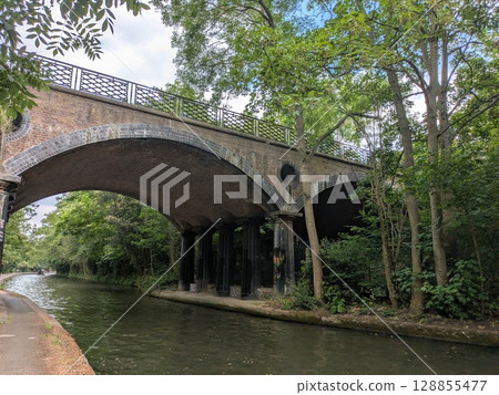 Regent's Canal 128855477