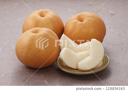 Atago pears served on a plate Atago pears served on a plate 128856163