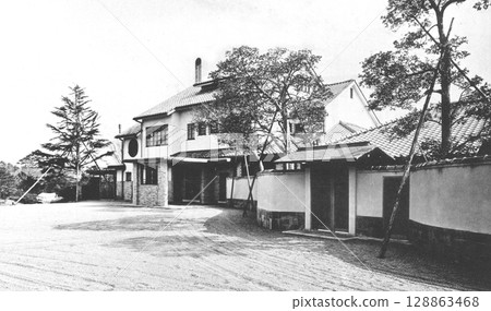 Prewar architecture, modern architecture, Showa era mansions 128863468