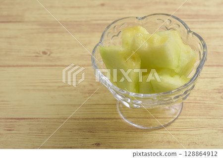 Classic summer fruit: cut melon Classic summer fruit: cut melon 128864912