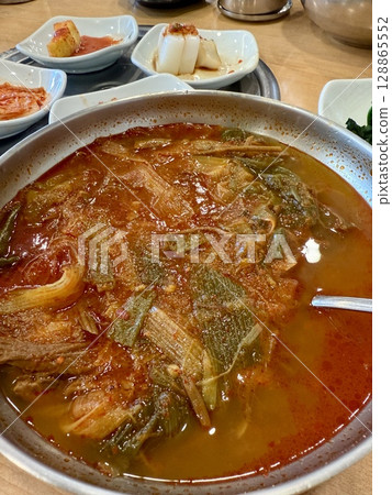 Delicious Yukgaejang soup Delicious Yukgaejang soup 128865552