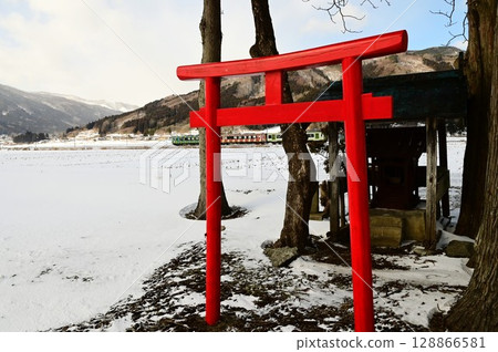 Tono in winter, Kamaishi Line and a small shrine Tono in winter, Kamaishi Line and a small shrine 128866581