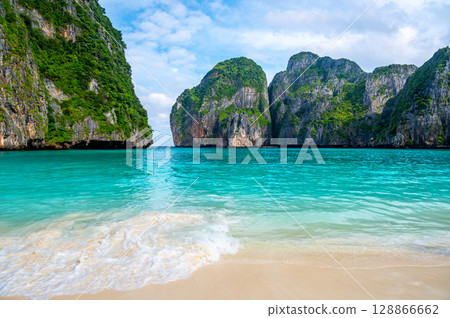 View of famous Maya Bay, Thailand. One of the most popular beach in the world. Ko Phi Phi islands. Beach without people. 128866662