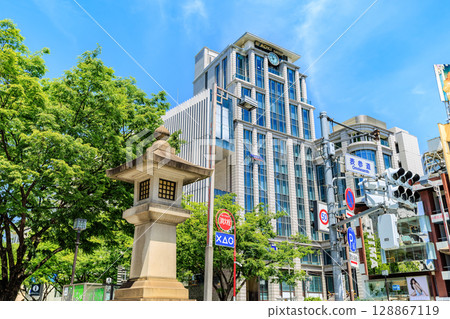 Tokyo Minato Ward Kita-Aoyama cityscape near Omotesando intersection 128867119